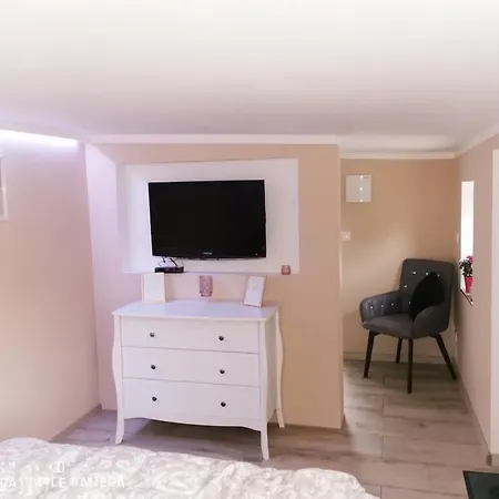 Kleines Haeuschen Nahe Am Zentrum Zum Relaxen