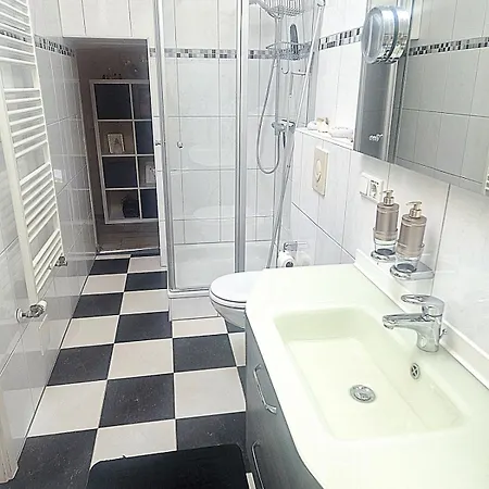 Apartment Kleines Haeuschen Nahe Am Zentrum Zum Relaxen